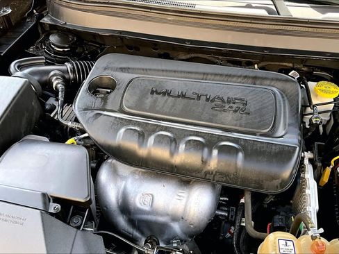 Used 2020 Jeep Cherokee Latitude Plus AWD/4WD image 33