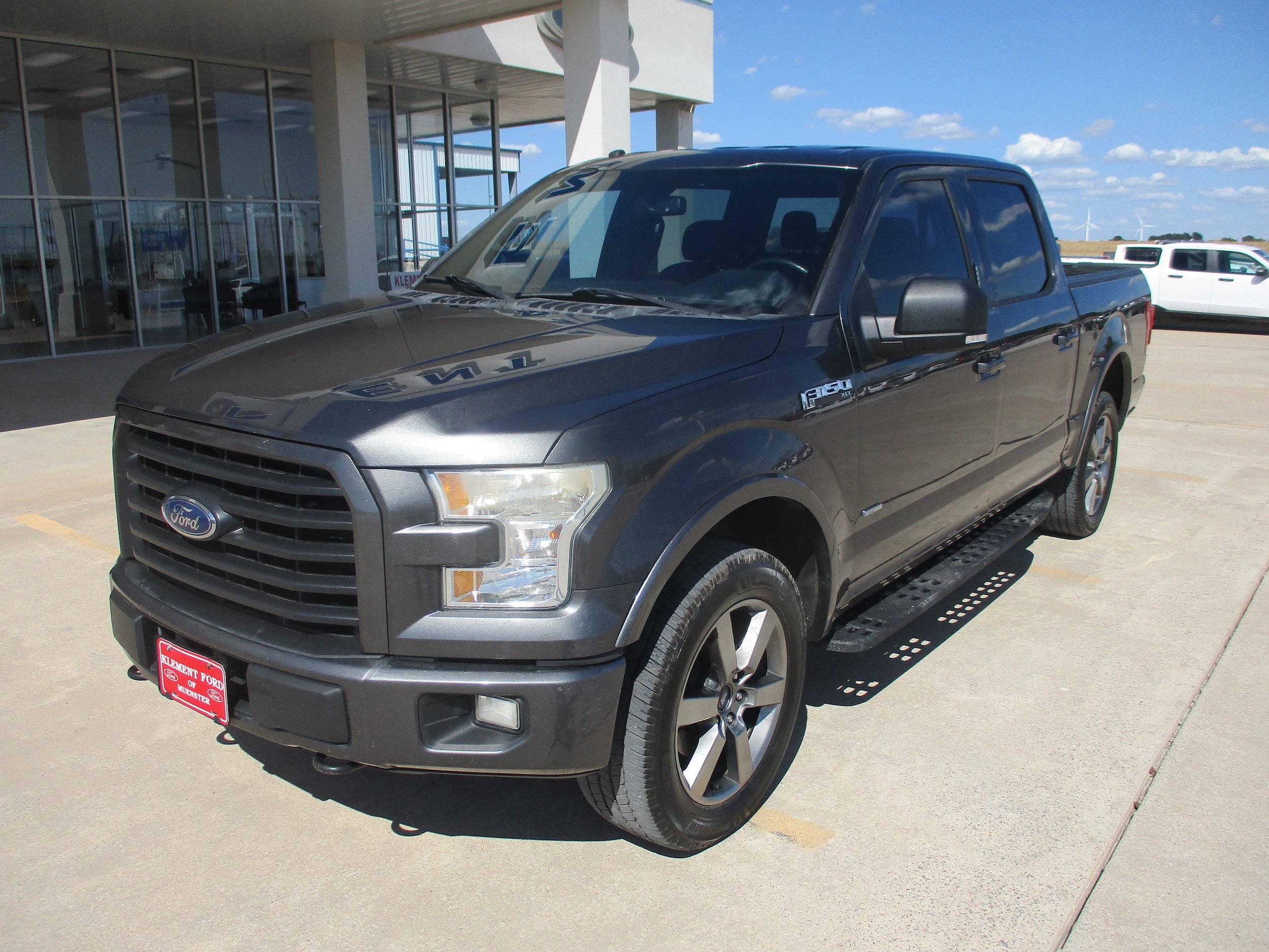 Used 2016 Ford F150 XLT w/ Equipment Group 302A Luxury AWD/4WD image 2