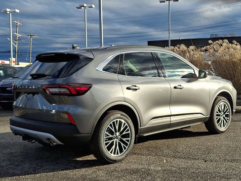 New 2026 Ford Escape SE w/ Class II Trailer Tow Package image 14