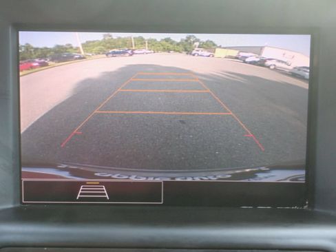 Used 2024 GMC Terrain SLE FWD image 10