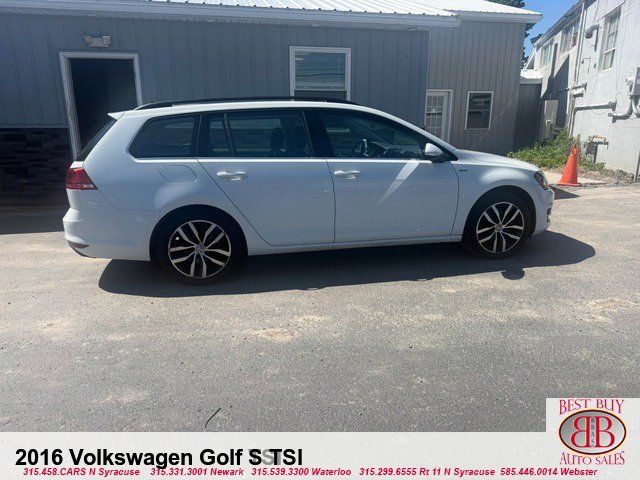 Used 2016 Volkswagen Golf Limited Edition FWD image 6