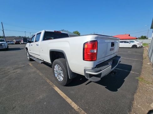 Used 2019 GMC Sierra 3500 Denali w/ Duramax Plus Package AWD/4WD image 6