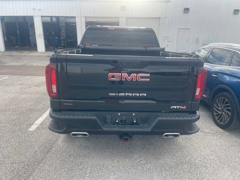 Used 2022 GMC Sierra 1500 AT4 w/ AT4 Preferred Package AWD/4WD image 3