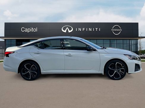 New 2025 Nissan Altima 2.5 SR w/ SR Premium Package image 5