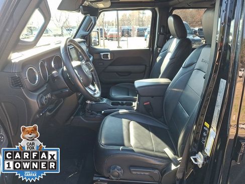 Used 2022 Jeep Wrangler Unlimited Sahara w/ Cold Weather Group image 14