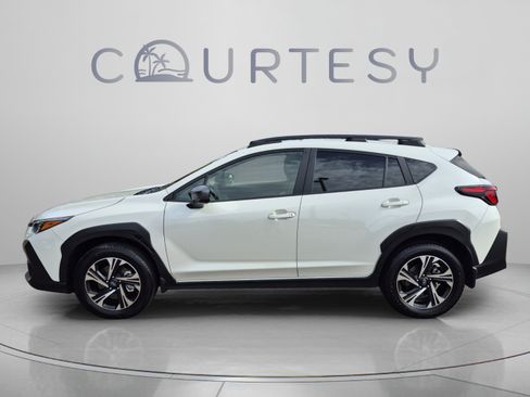 Used 2024 Subaru Crosstrek 2.0i Premium AWD/4WD image 2