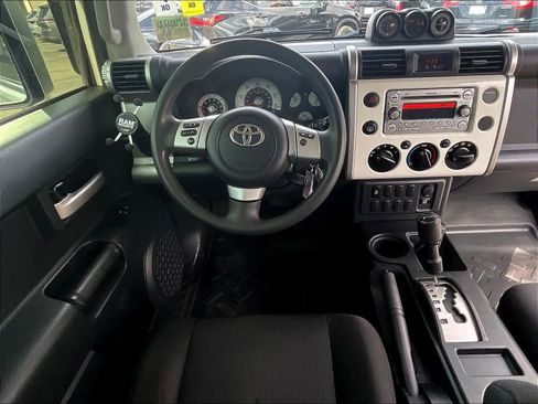 Used 2014 Toyota FJ Cruiser 4WD w/ Convenience Package image 7