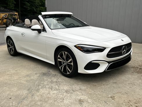 Certified 2025 Mercedes-Benz CLE 300 4MATIC Cabriolet image 7