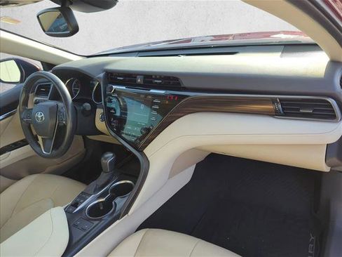 Certified 2020 Toyota Camry XLE FWD image 29