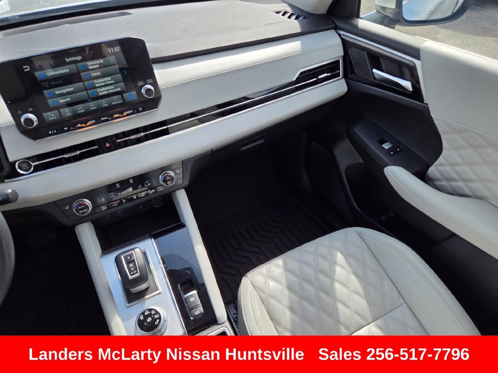 Used 2024 Mitsubishi Outlander SEL FWD image 16