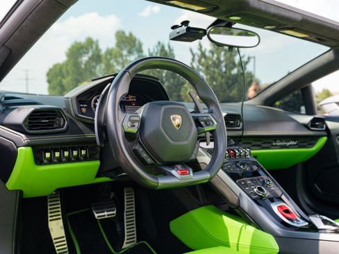 Used 2017 Lamborghini Huracan LP 580-2 RWD image 41