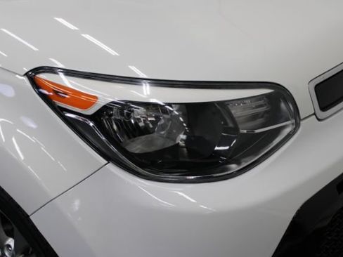 Used 2016 Kia Soul + w/ Audio Package FWD image 26