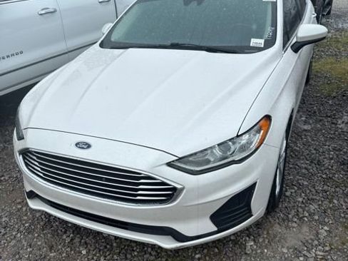 Used 2020 Ford Fusion SE FWD image 1