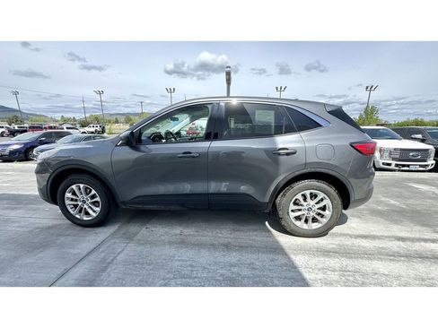 Used 2021 Ford Escape SE image 4