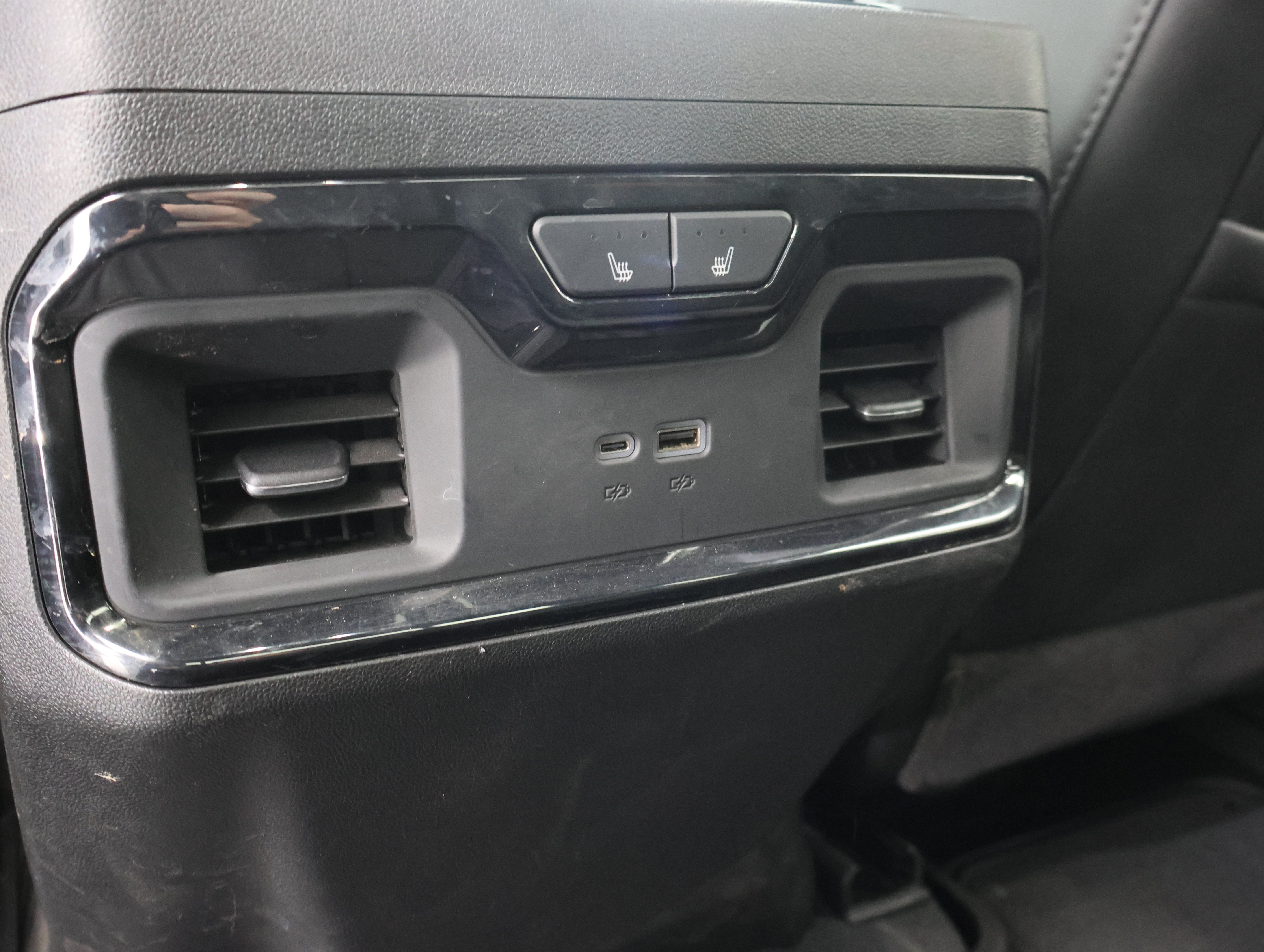Used 2025 GMC Sierra 2500 AT4 w/ AT4 Premium Plus Package AWD/4WD image 45