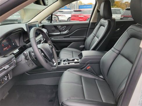 New 2026 Lincoln Corsair Premiere image 17