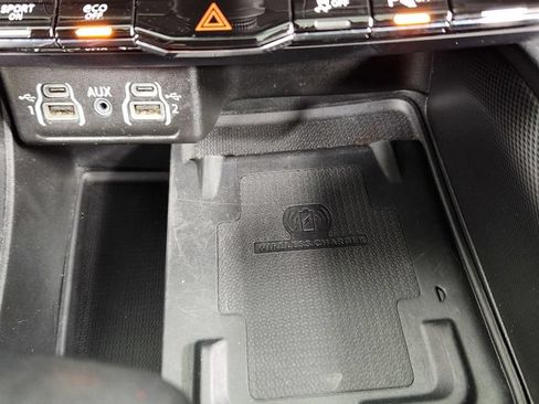 Used 2022 Dodge Durango R/T w/ Blacktop Package AWD/4WD image 30
