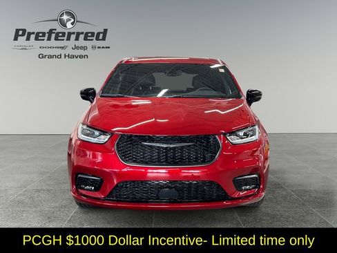 New 2026 Chrysler Pacifica Select image 10