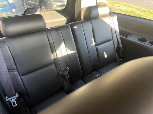 Used 2013 Chevrolet Suburban LTZ image 16