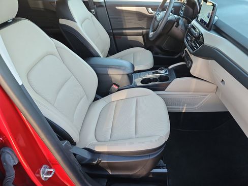 Used 2022 Ford Escape SEL w/ Technology Package image 21