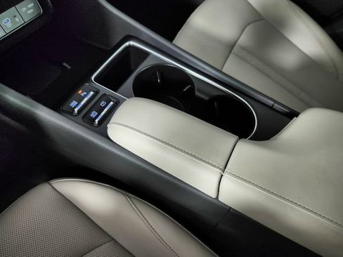 Certified 2025 Hyundai Sonata Limited FWD image 29
