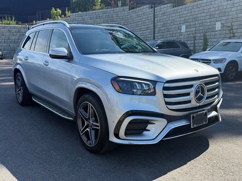 Used 2026 Mercedes-Benz GLS 450 4MATIC image 1