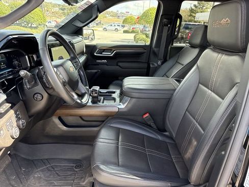 Used 2024 Chevrolet Silverado 1500 High Country w/ High Country Premium Package image 9