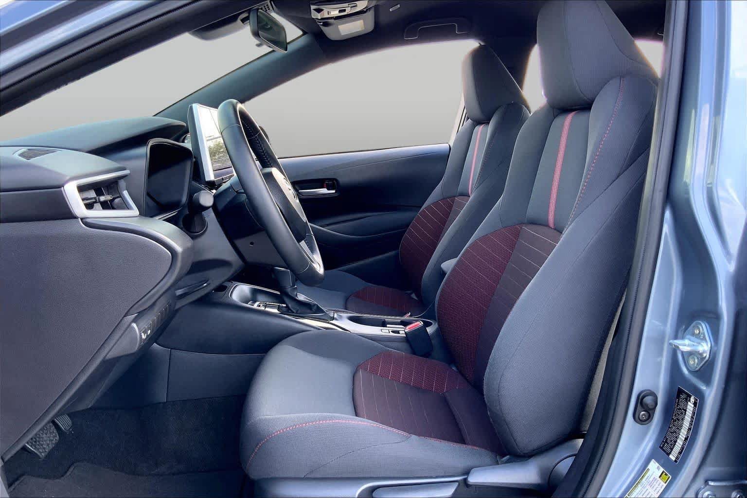 Certified 2026 Toyota Corolla SE w/ SE Package FWD image 8