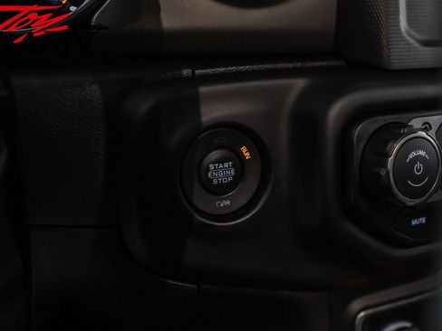 Used 2019 Jeep Wrangler Unlimited Sport S image 33