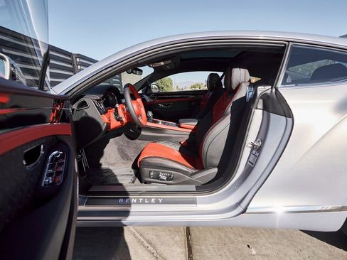 Used 2023 Bentley Continental GT Azure AWD/4WD image 27