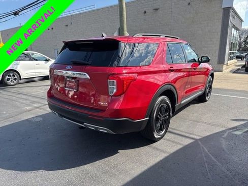 Used 2024 Ford Explorer XLT w/ Equipment Group 202A image 4