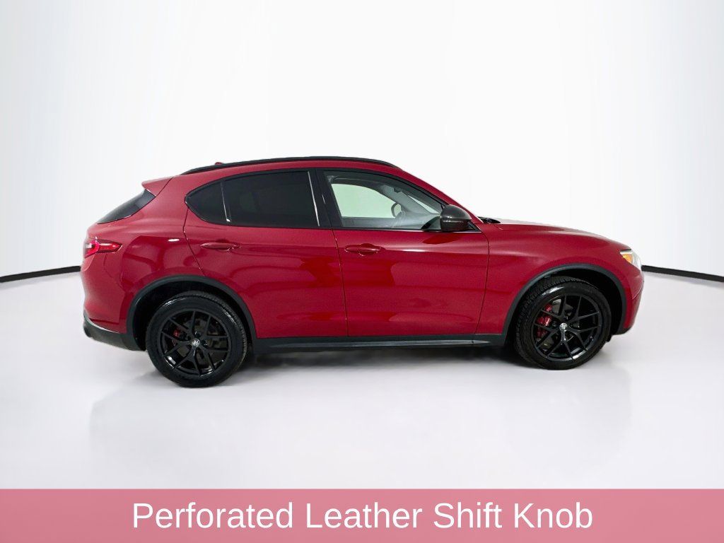 Used 2020 Alfa Romeo Stelvio AWD w/ Nero Edizione image 8