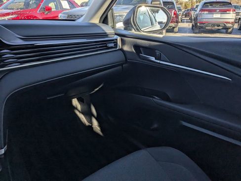 Used 2025 Toyota Camry LE image 16