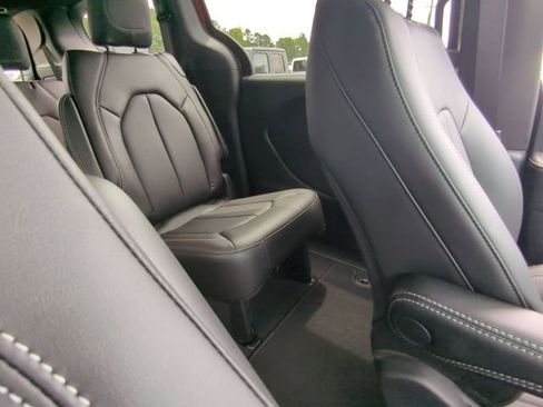 New 2026 Chrysler Voyager LX image 14