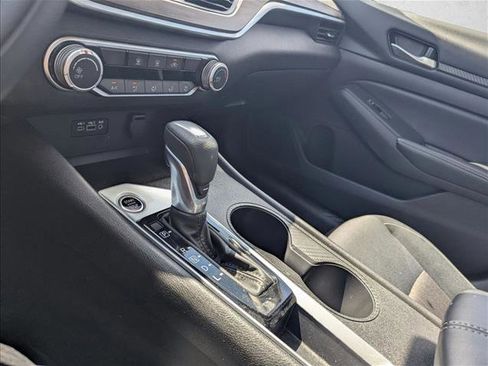 Used 2025 Nissan Altima 2.5 SV image 8