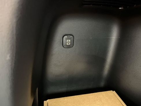 Certified 2026 MAZDA CX-50 AWD 2.5 Hybrid w/ Premium Pkg image 30