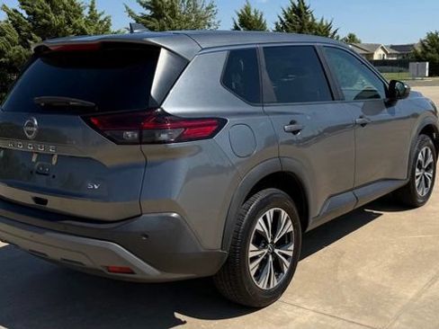 Used 2023 Nissan Rogue SV FWD image 6