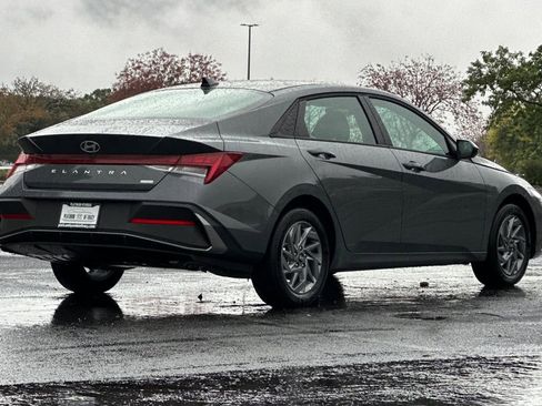 New 2026 Hyundai Elantra Blue image 4