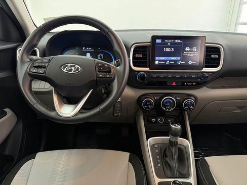 Used 2023 Hyundai Venue SEL FWD image 30