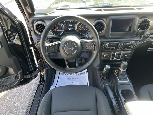 Used 2018 Jeep Wrangler Unlimited Sport S AWD/4WD image 11