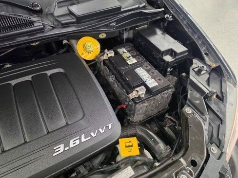 Used 2018 Dodge Grand Caravan SE FWD image 37