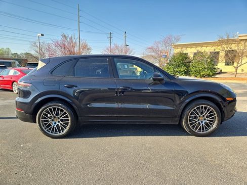 Used 2023 Porsche Cayenne Platinum Edition AWD/4WD image 4