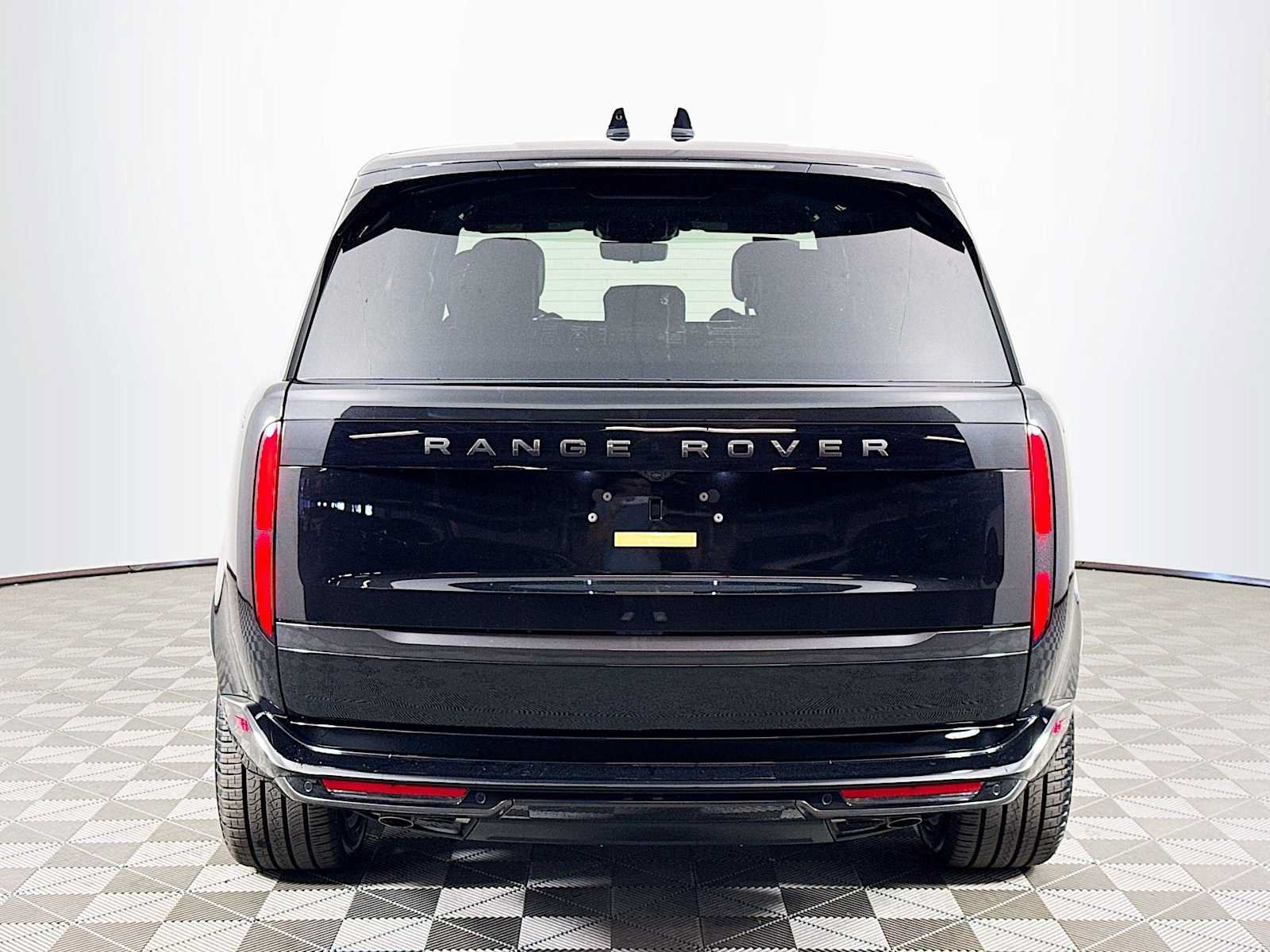 New 2026 Land Rover Range Rover Long Wheelbase SE AWD/4WD image 6