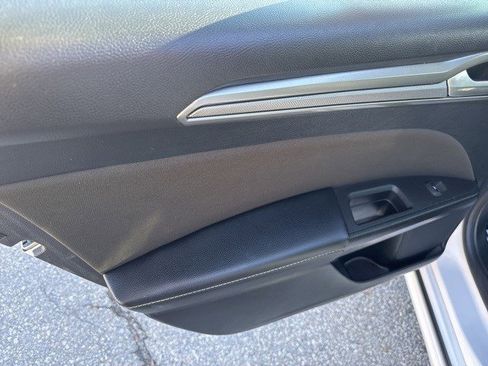 Used 2020 Ford Fusion SE image 11