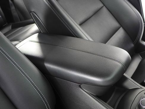 Used 2022 GMC Terrain SLT image 16