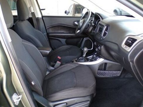 Used 2019 Jeep Compass Sport w/ Tech Group AWD/4WD image 28