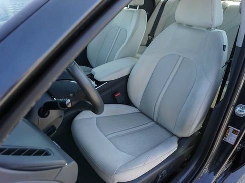 Used 2023 Hyundai Sonata SEL w/ Convenience Package FWD image 11