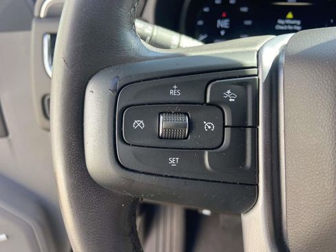 Used 2023 GMC Yukon SLT RWD image 34