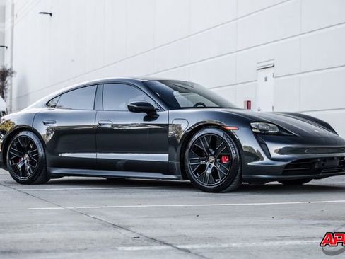 Used 2021 Porsche Taycan 4S w/ Premium Package image 58