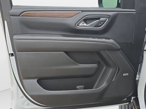 Used 2024 Chevrolet Suburban High Country w/ Advanced Technology Package AWD/4WD image 10